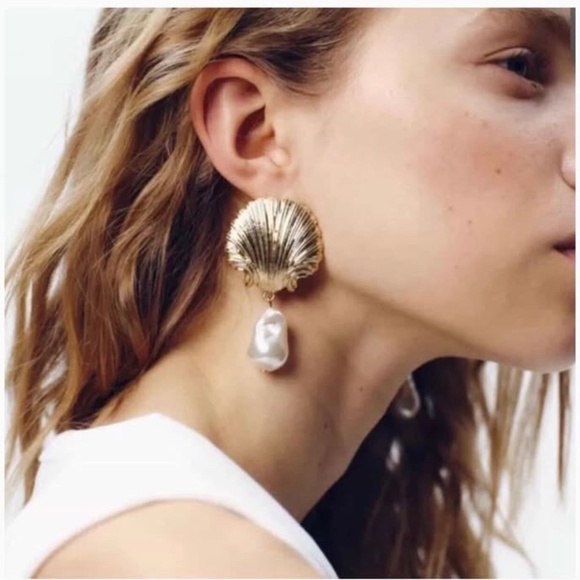 Zara Shell Earring - Picture 5 of 5